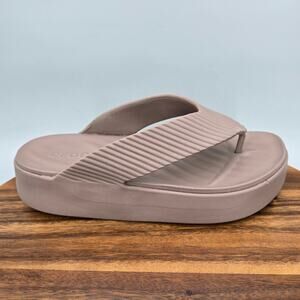 Crocs Sandals Womens 9 Taupe Groove Thong Slip On Platform Comfort Flip Flops